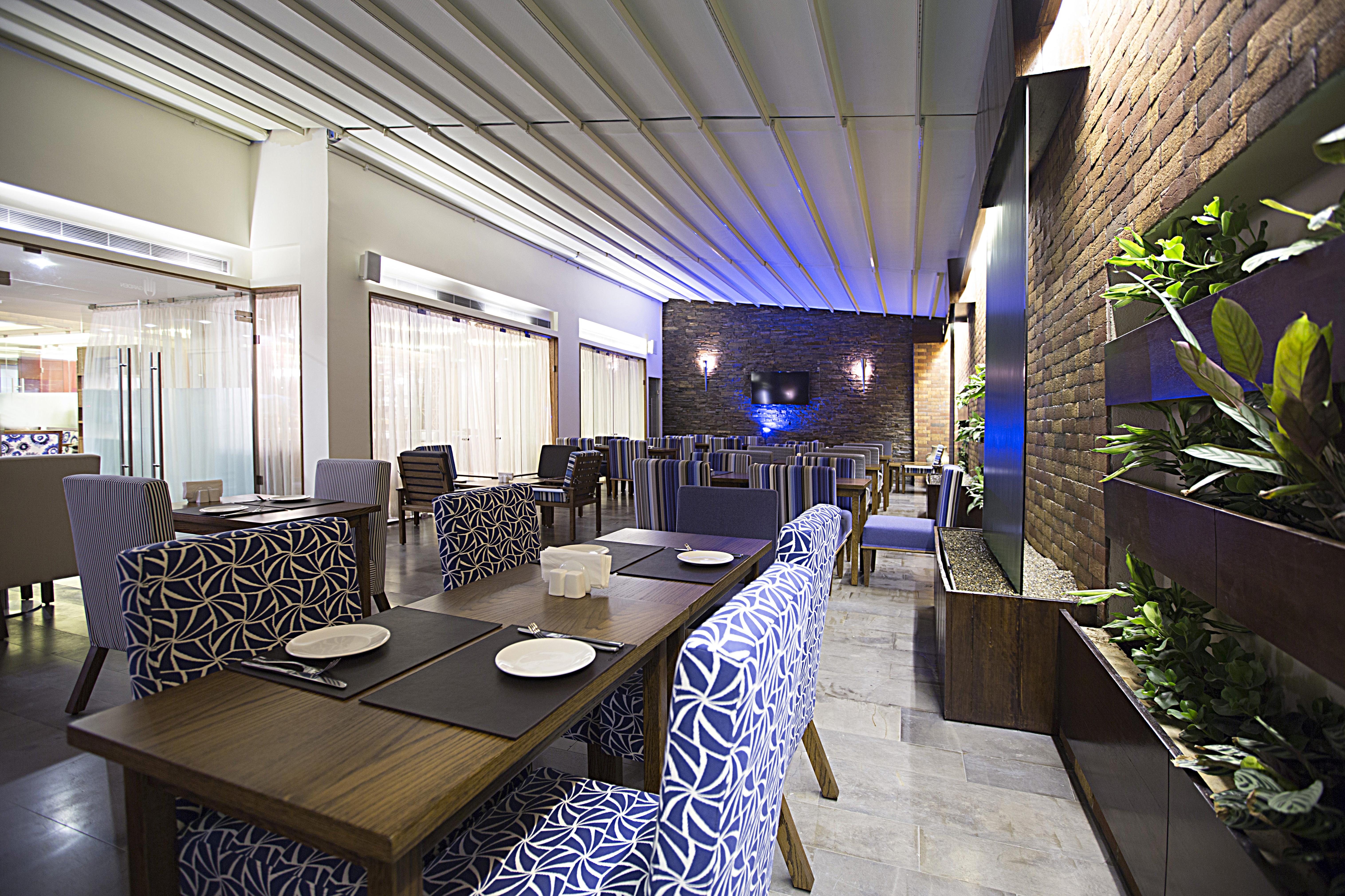 The J Hotel & Spa Beiroet Buitenkant foto