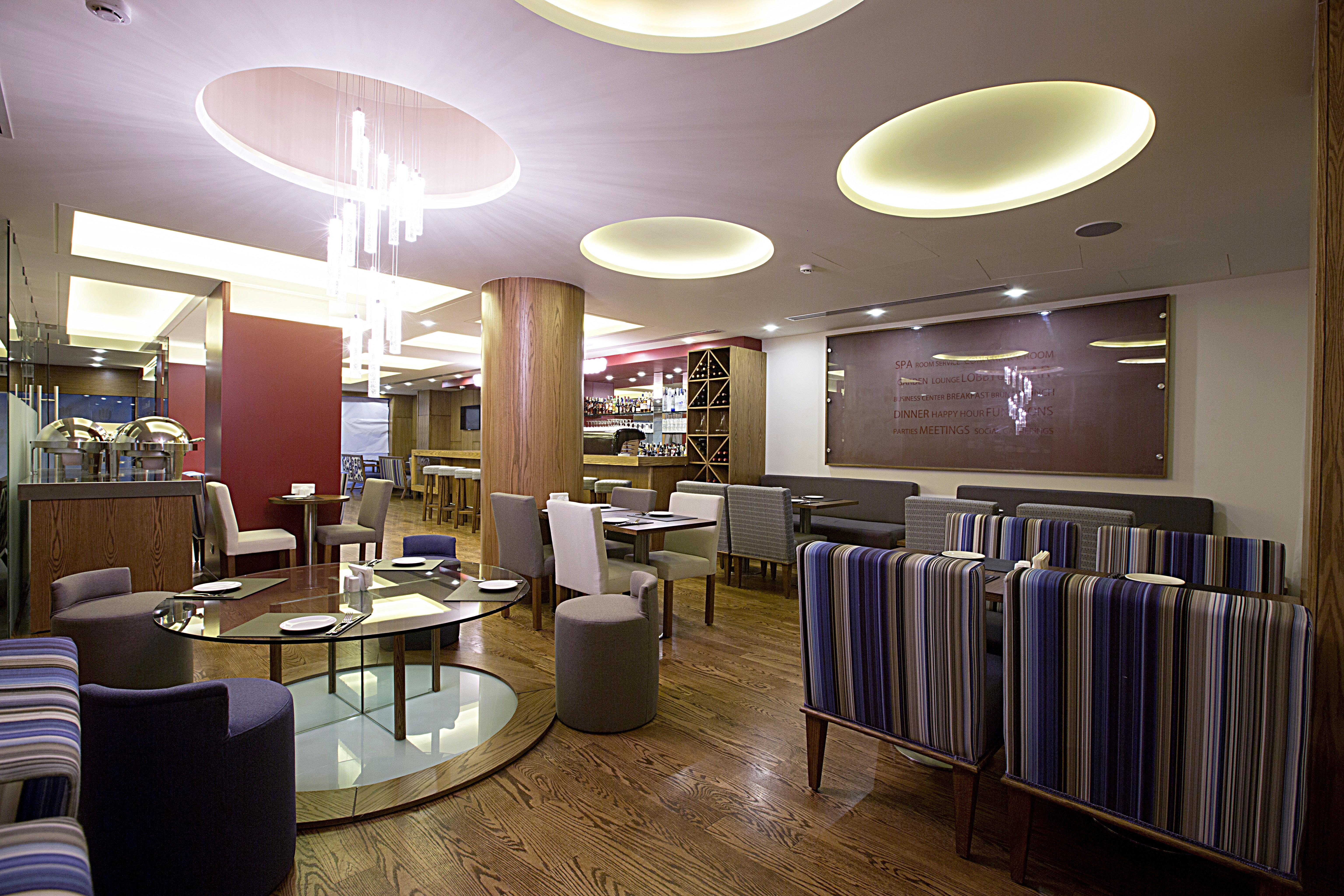 The J Hotel & Spa Beiroet Buitenkant foto