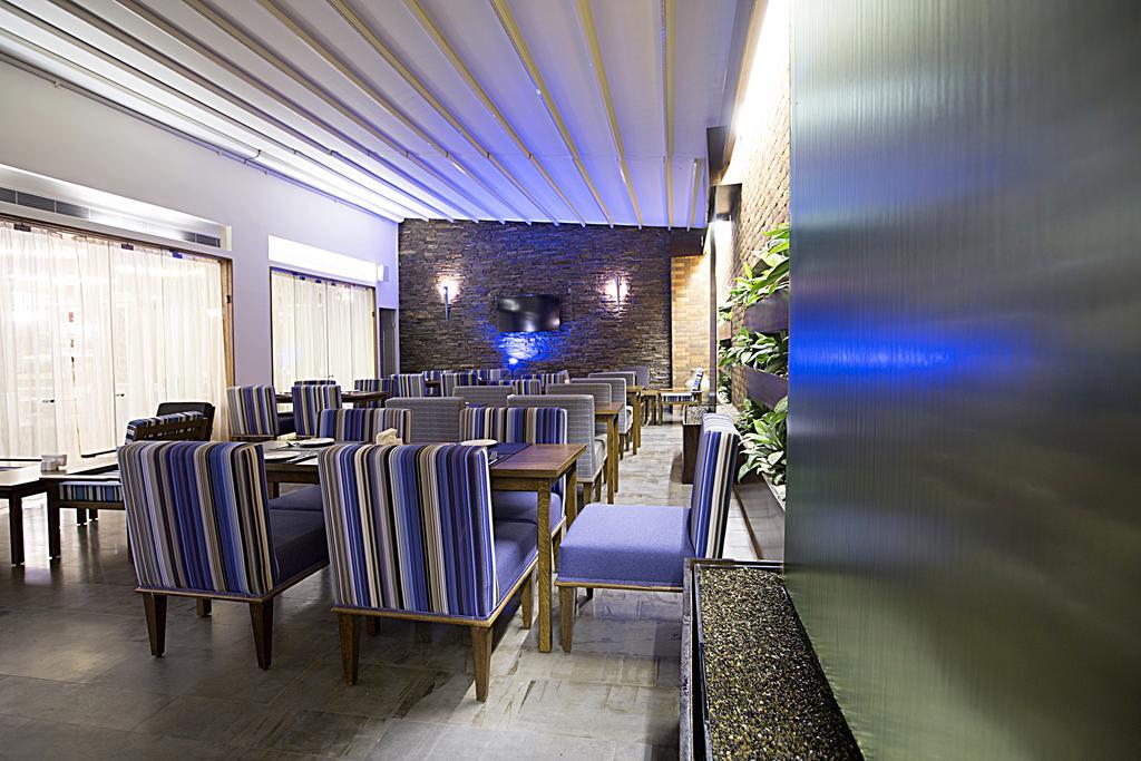 The J Hotel & Spa Beiroet Buitenkant foto