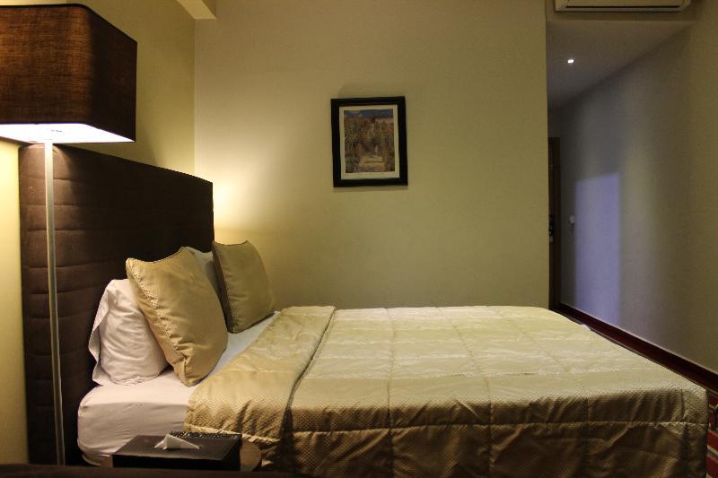The J Hotel & Spa Beiroet Buitenkant foto
