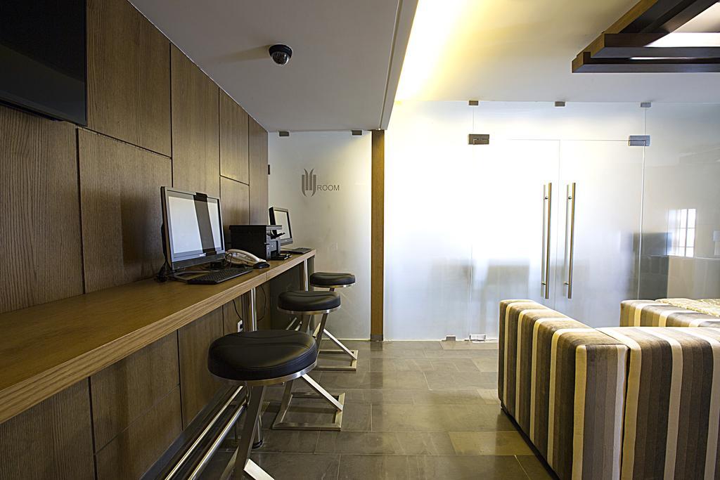 The J Hotel & Spa Beiroet Buitenkant foto