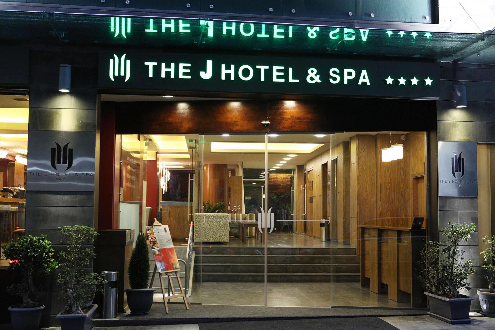 The J Hotel & Spa Beiroet Buitenkant foto
