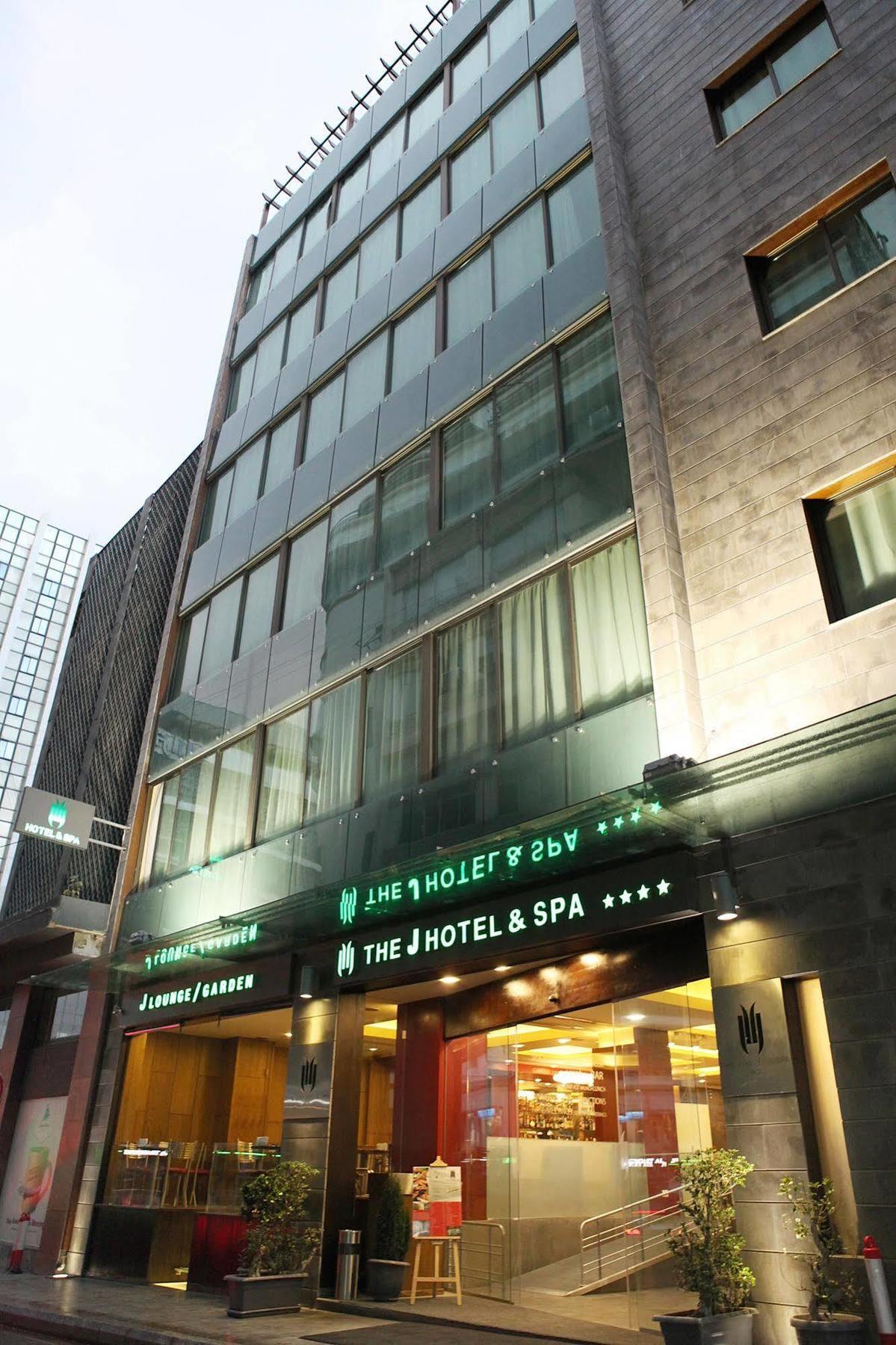The J Hotel & Spa Beiroet Buitenkant foto