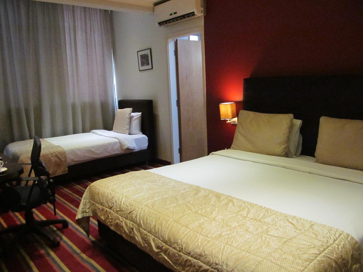 The J Hotel & Spa Beiroet Buitenkant foto