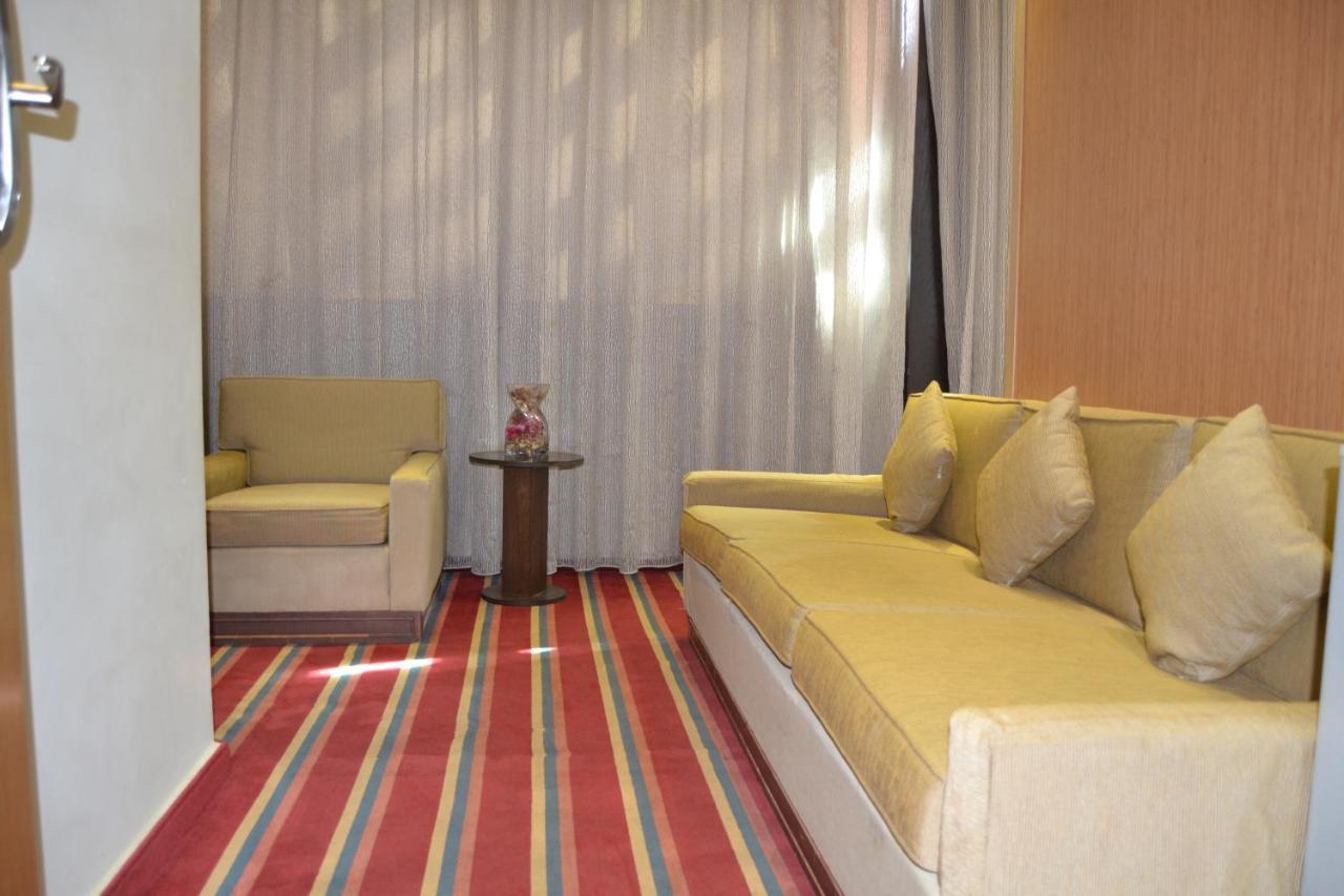 The J Hotel & Spa Beiroet Buitenkant foto