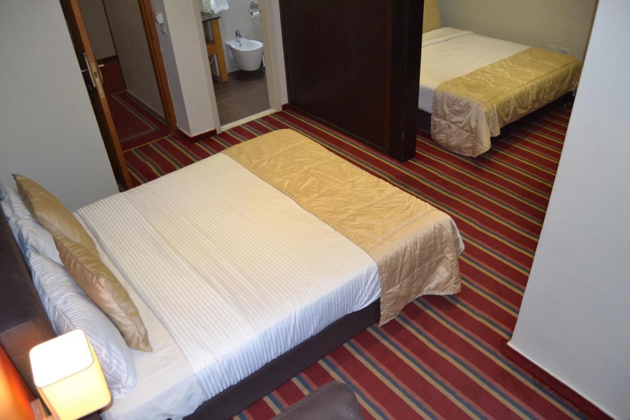 The J Hotel & Spa Beiroet Buitenkant foto