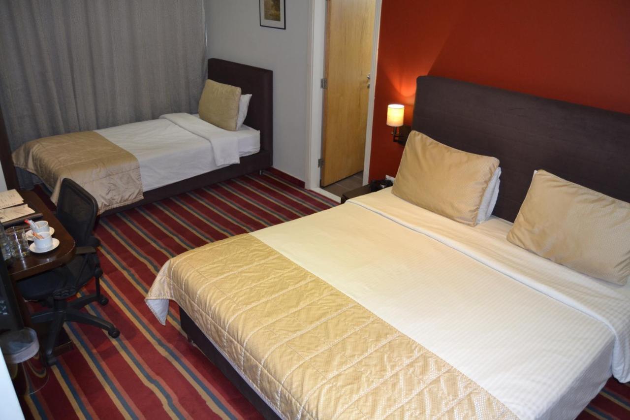 The J Hotel & Spa Beiroet Buitenkant foto