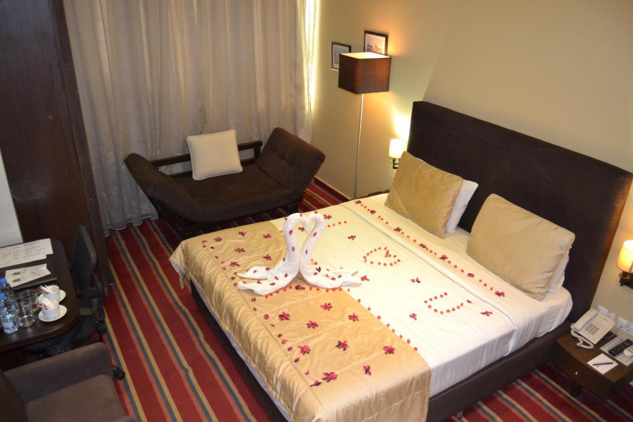 The J Hotel & Spa Beiroet Buitenkant foto