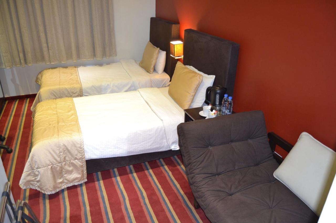 The J Hotel & Spa Beiroet Buitenkant foto